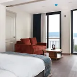 Silver Bay Club House 4* أورلا