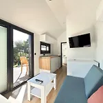 Silver Bay Club House 4* أورلا