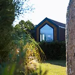 فندق Silver Bay Club House