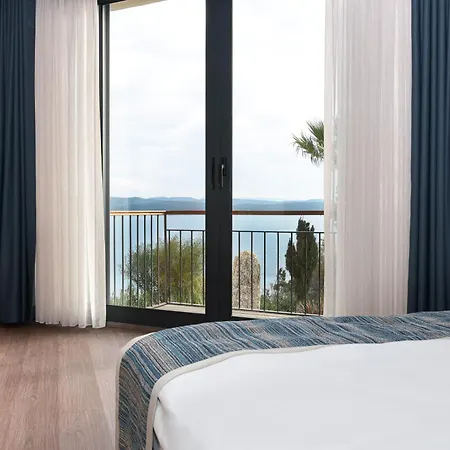 酒店 Silver Bay Club House 4*