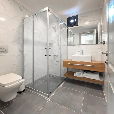 Silver Bay Club House 4*