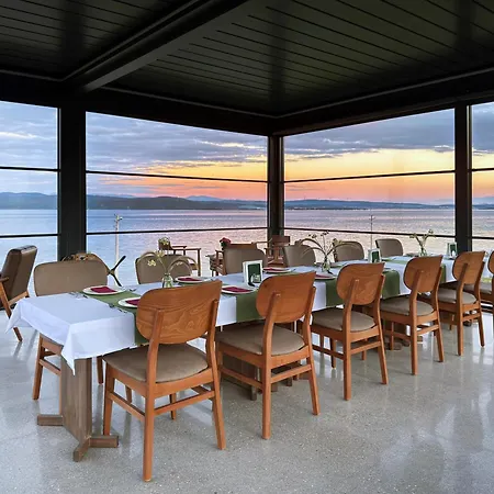 Silver Bay Club House 酒店