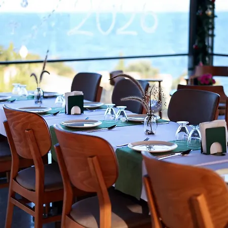 Silver Bay Club House 4*