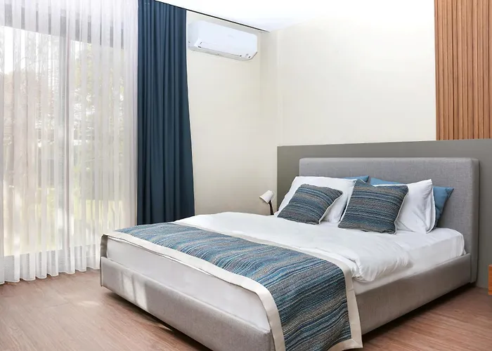 Silver Bay Club House 4*